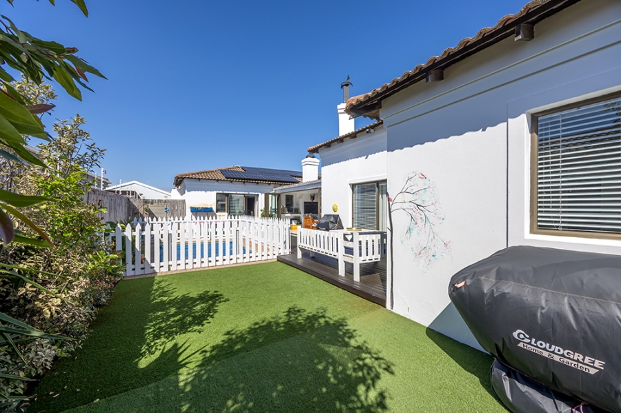 5 Bedroom Property for Sale in Parklands Western Cape